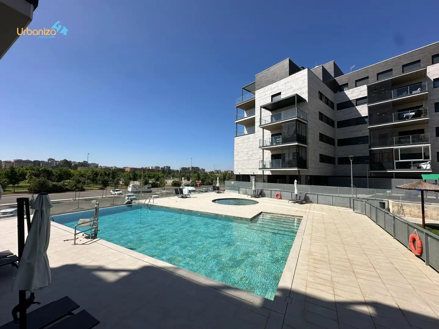 Flat for rent in Avenida Avenida Adolfo Díaz Ambrona, Avenida Elvas