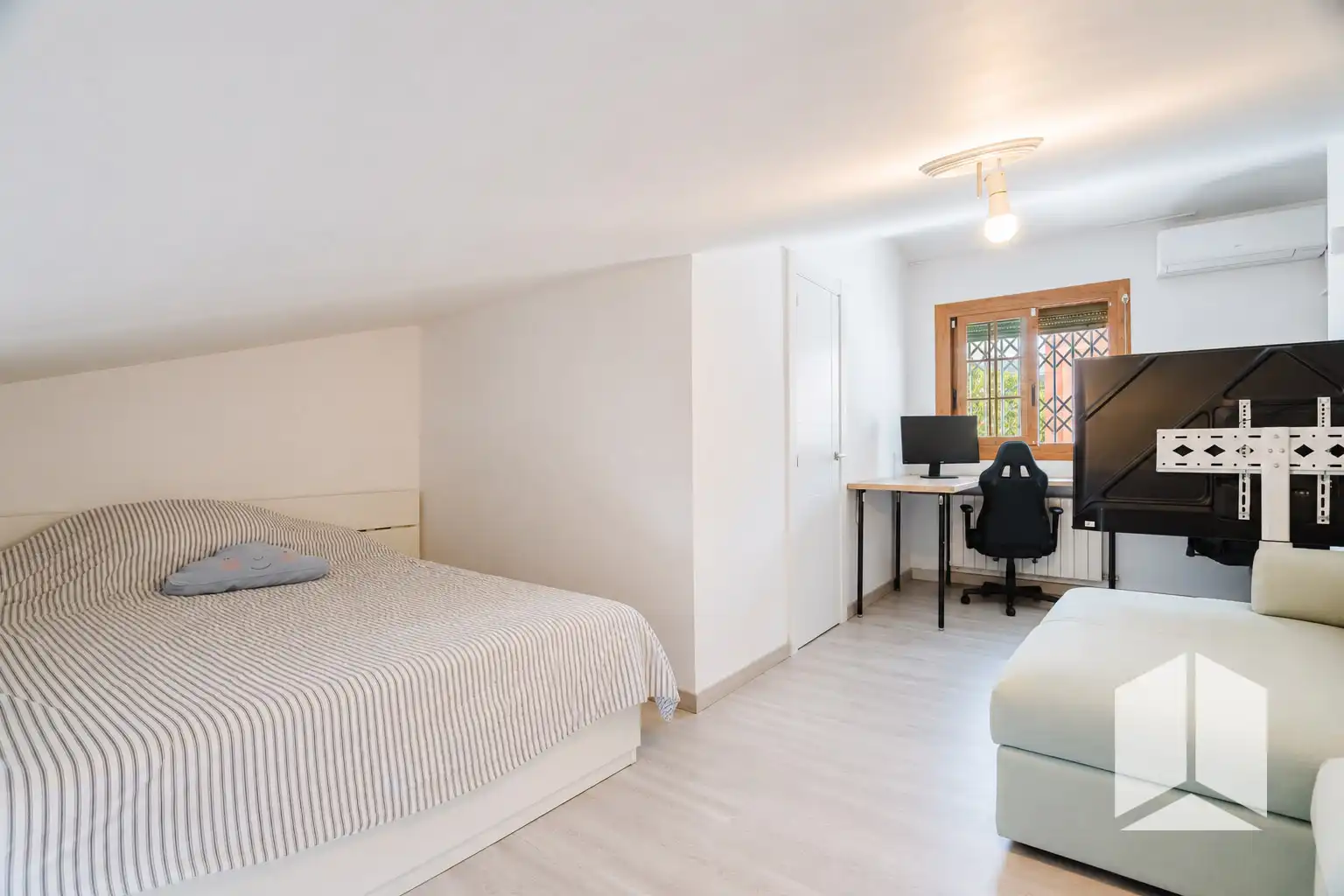 Dormitori de Casa o xalet en venda en Castelldefels amb Terrassa, Piscina i Balcó