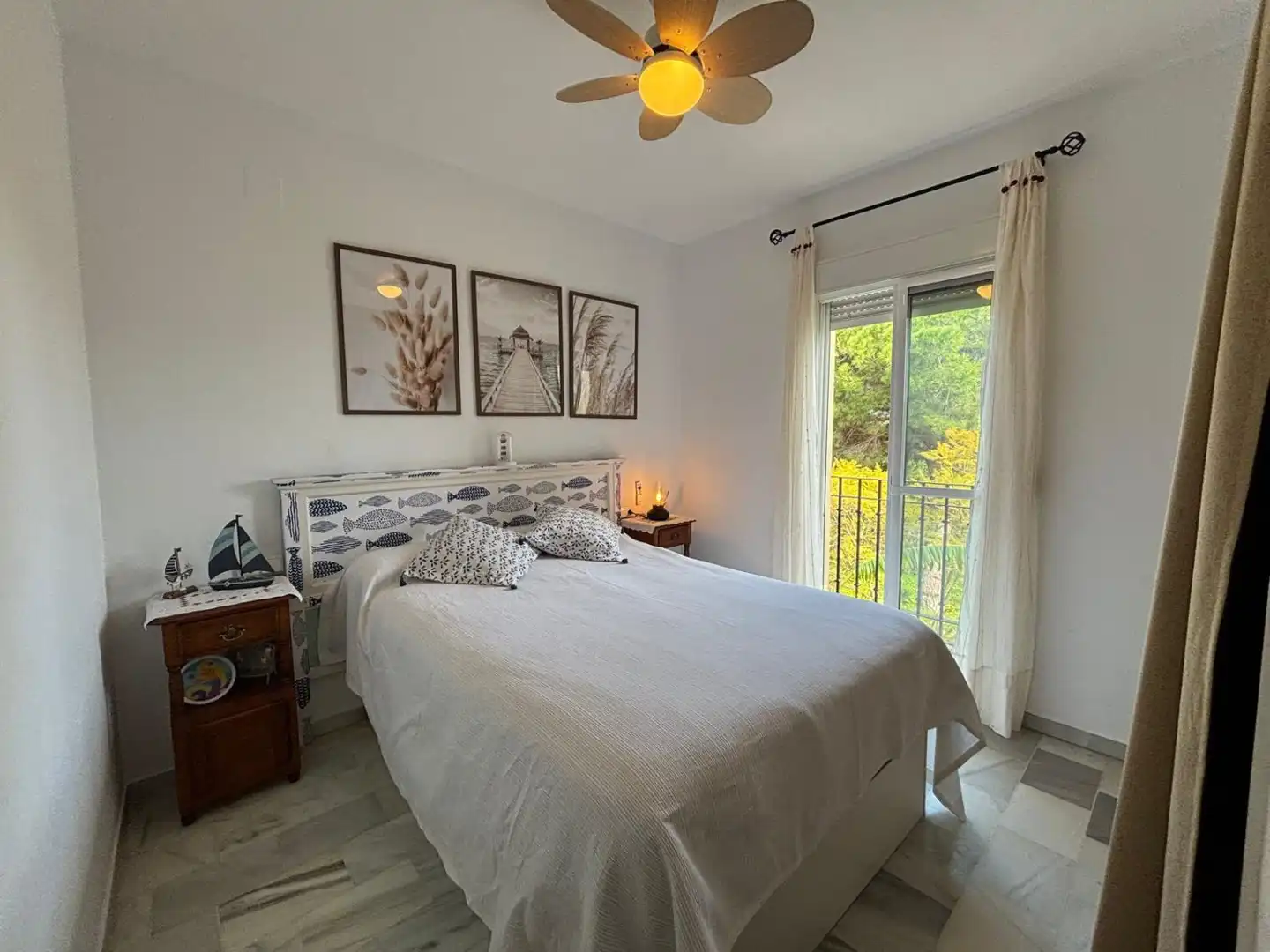 Habitación de Casa adosada en venta en Islantilla con Terraza, Trastero y Piscina comunitaria