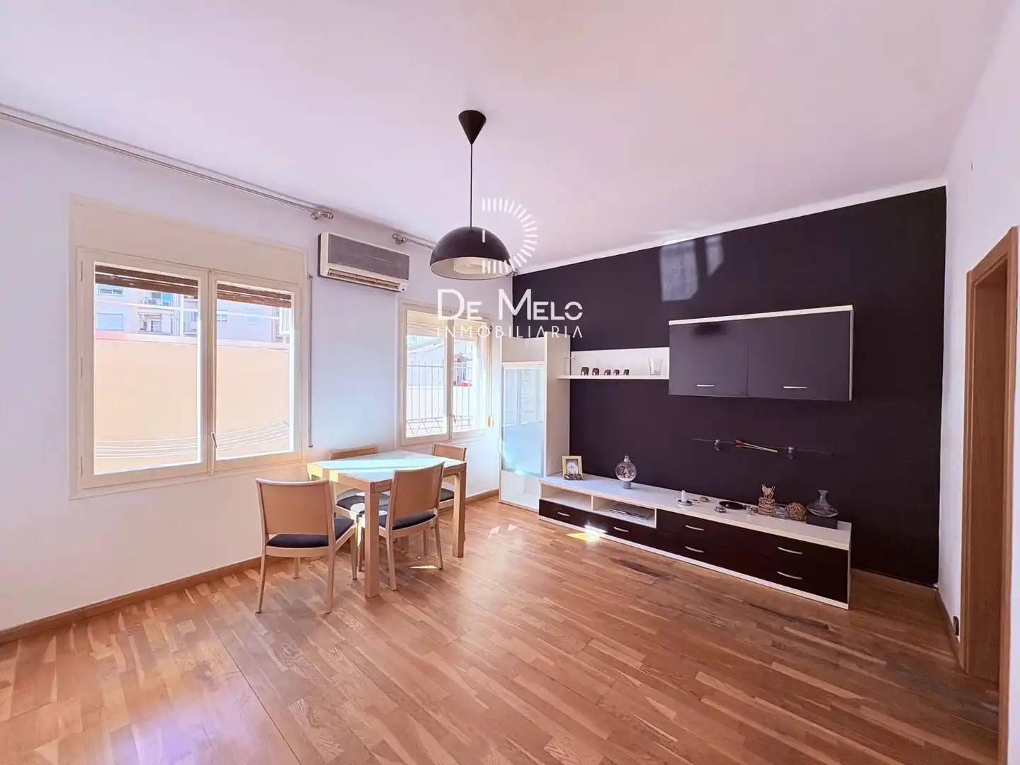 Vista exterior de Piso en venta en Barcelona con Aire acondicionado, Calefacción y Parquet