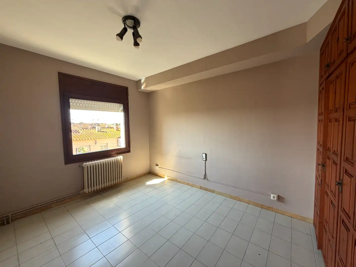 Habitación de Piso de alquiler en Empuriabrava con Horno, Lavadora y Se aceptan mascotas