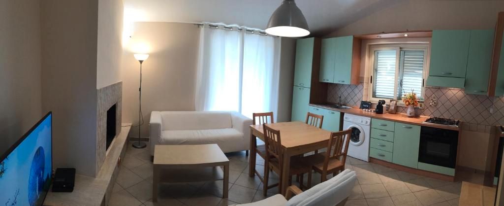 Sala d'estar de Estudi de lloguer en  Tarragona Capital amb Moblat i Es permeten mascotes