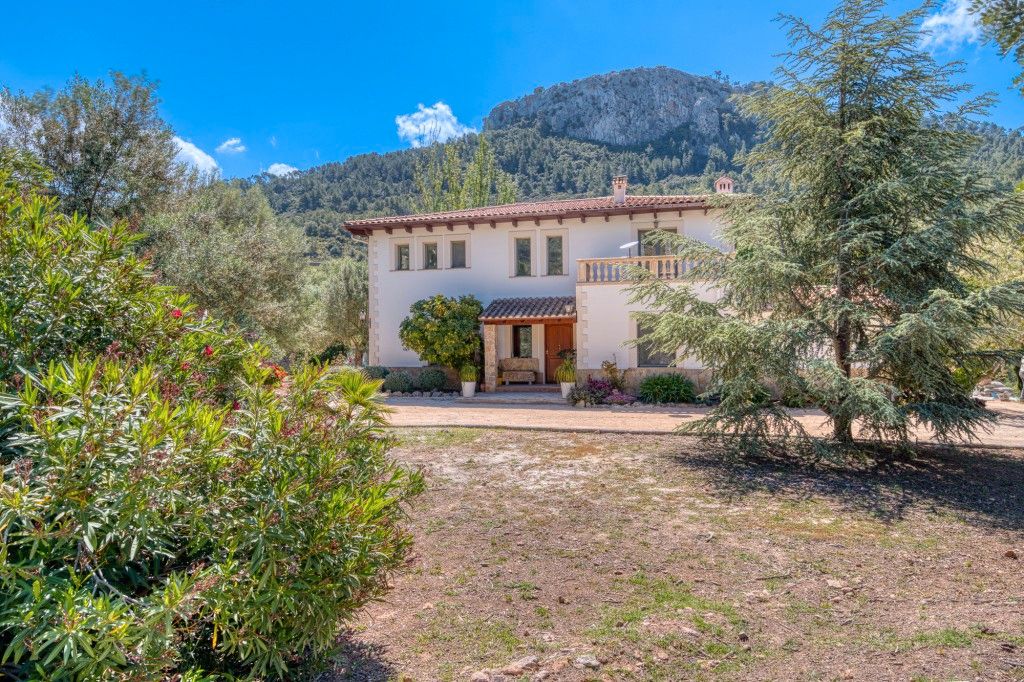 Vista exterior de Finca rústica en venda en Esporles amb Jardí privat i Piscina