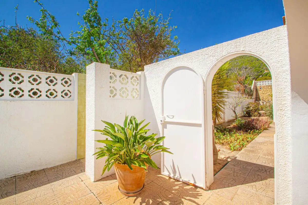 Garden of Houses for sale in Calpe / Calp  with Air Conditioner, Heating and Private garden