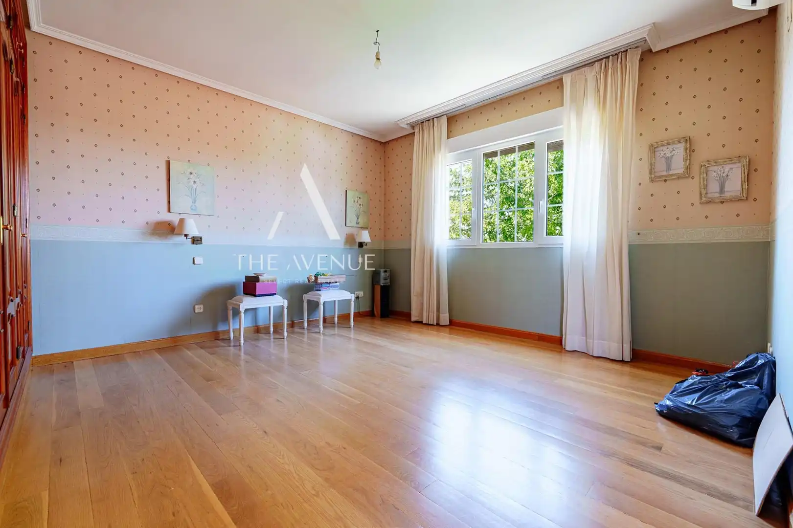 Sala d'estar de Casa o xalet en venda en Villaviciosa de Odón