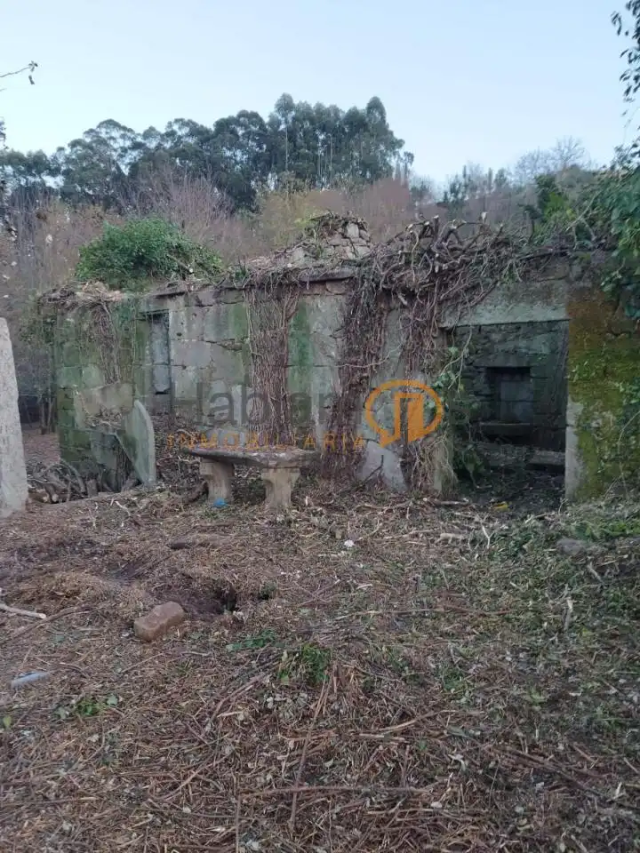 Finca rústica en venda en Pontevedra Capital  amb Jardí privat