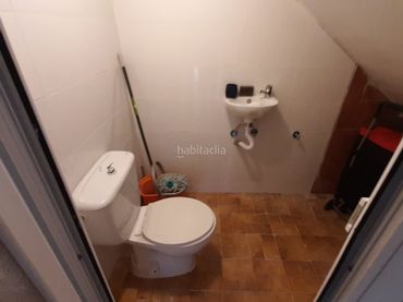 Local comercial de lloguer a Carrer Ponent 24