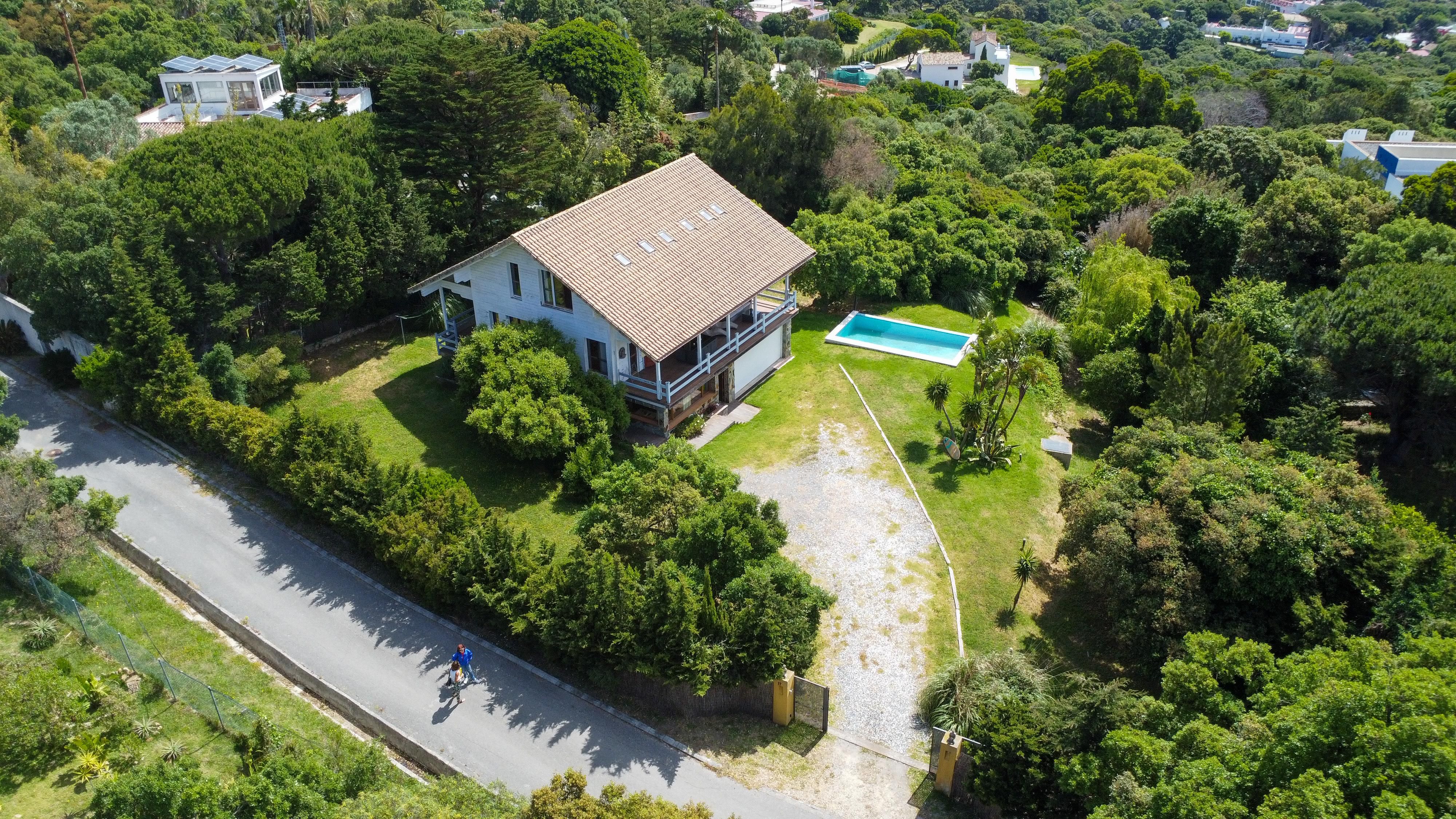 Vista exterior de Casa o xalet en venda en Tarifa amb Calefacció, Jardí privat i Terrassa