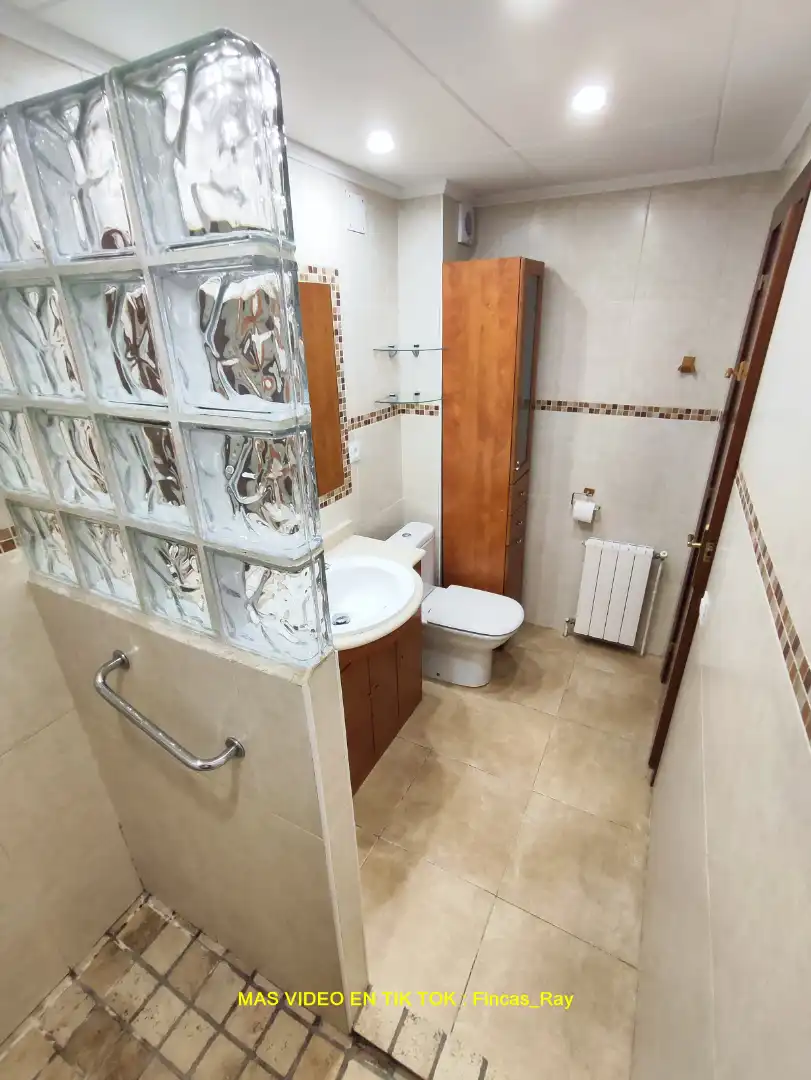 Baño de Piso en venta en Caldes de Montbui con Aire acondicionado, Calefacción y Horno