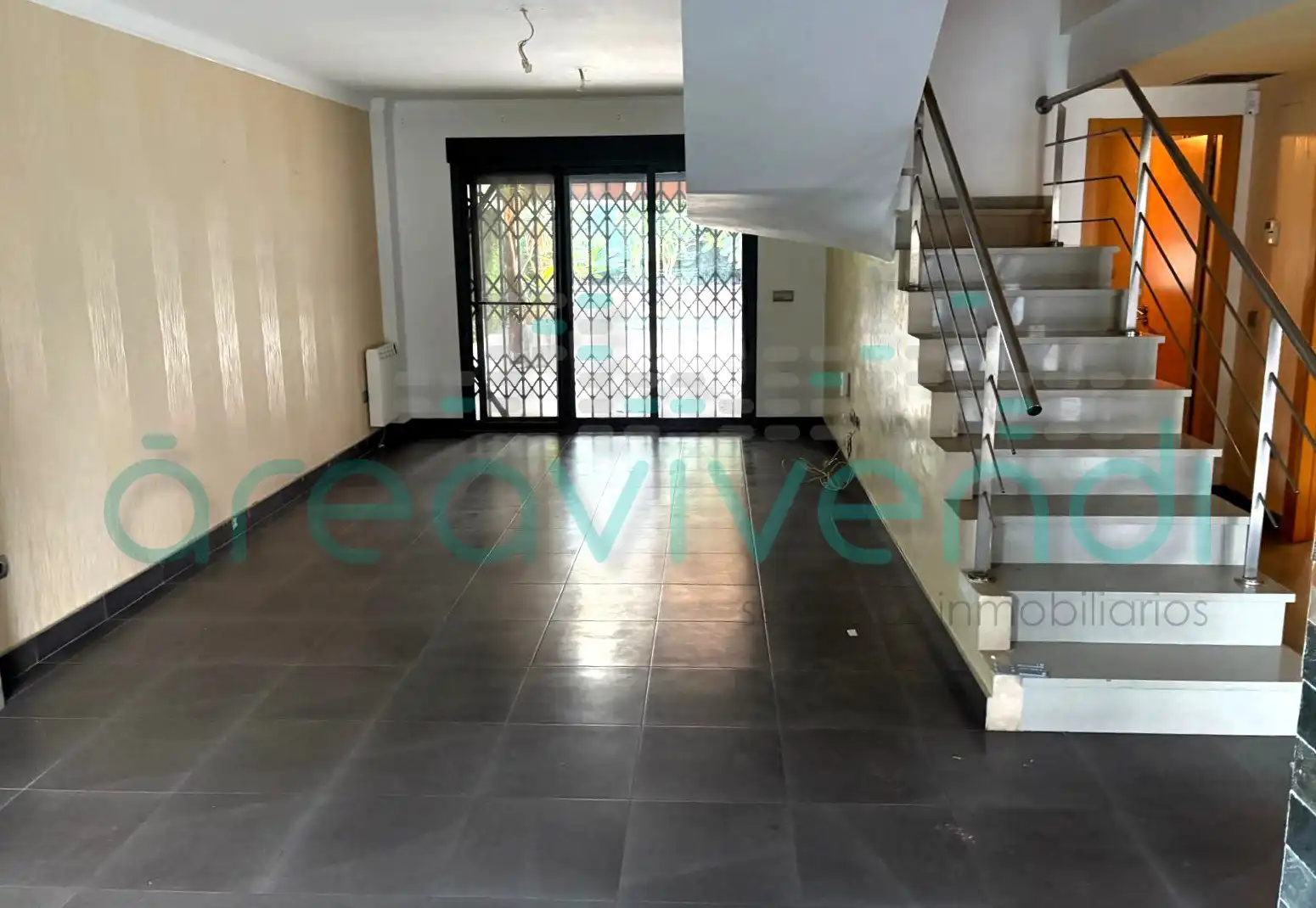 Casa adosada en venta en Castellón de la Plana / Castelló de la Plana con Aire acondicionado, Calefacción y Jardín privado