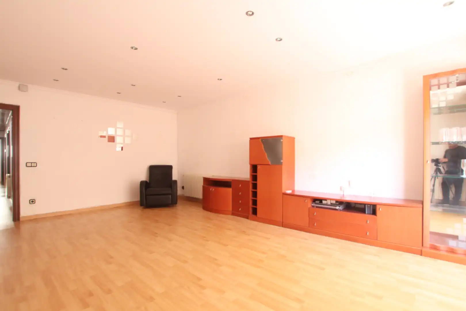 Living room of Flat for sale in L'Hospitalet de Llobregat  with Air Conditioner, Heating and Parquet flooring