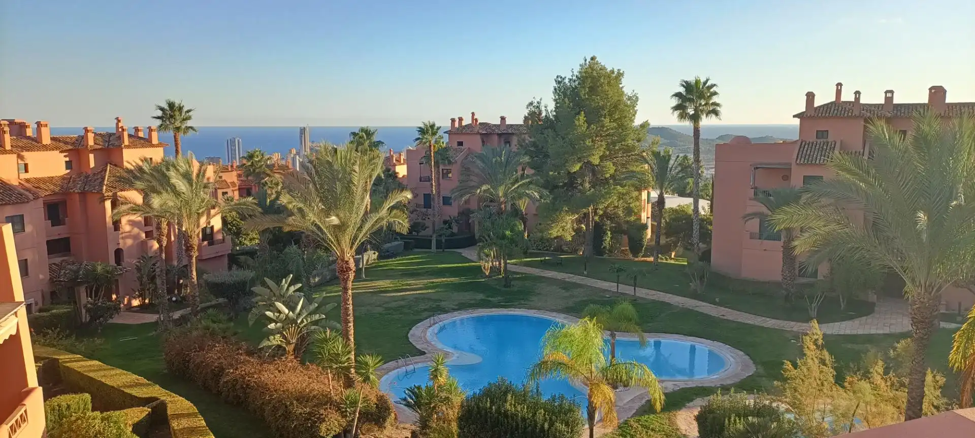 Penthouse with terrace for sale in Golf Bahía, imagen 2