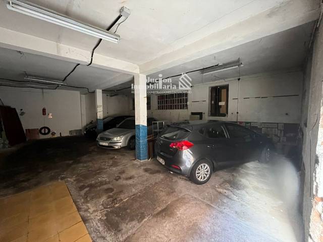 Local comercial en Alquiler en Salesas