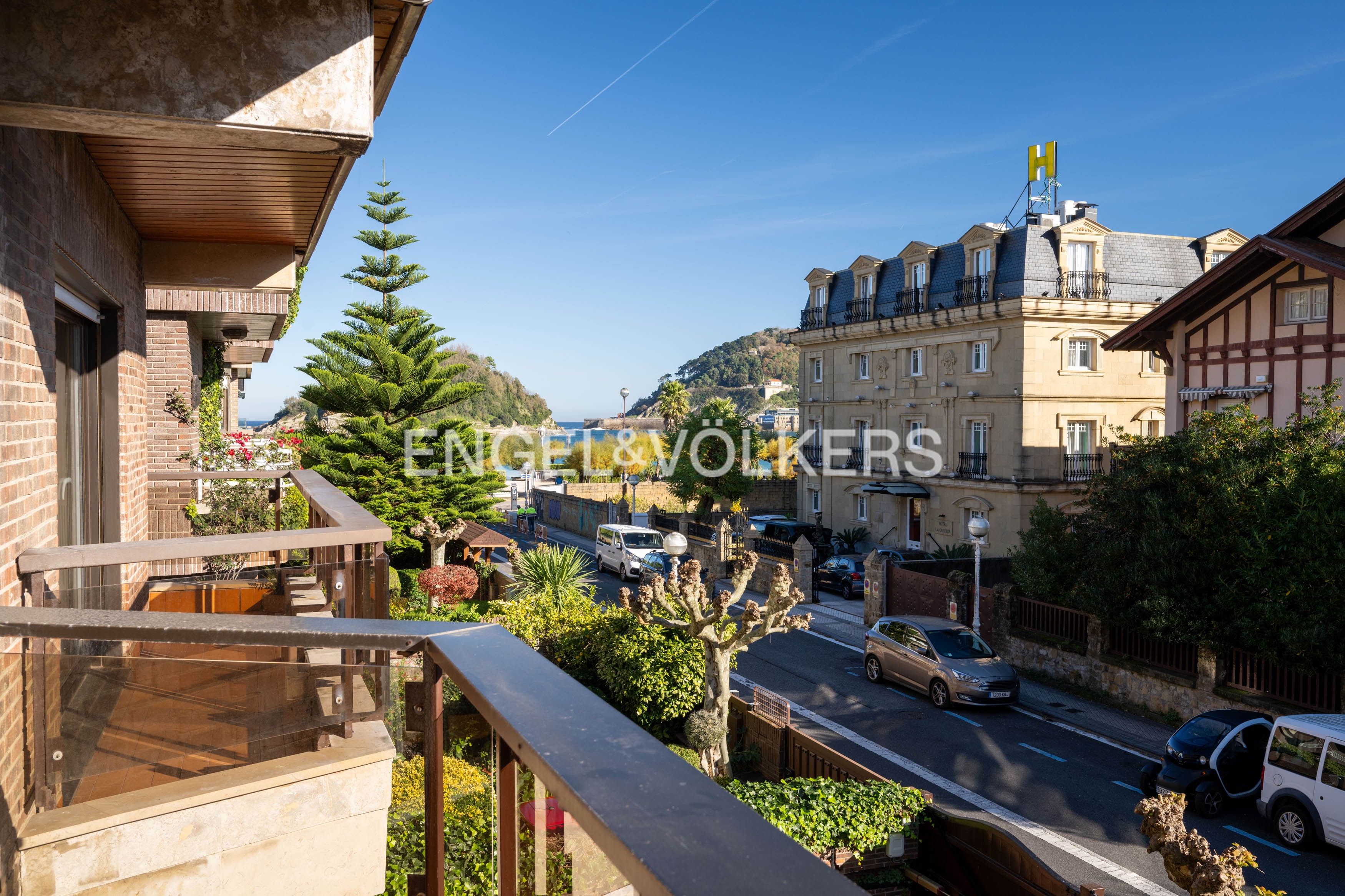 Vista exterior de Finca rústica en venda en Donostia - San Sebastián  amb Aire condicionat, Calefacció i Jardí privat