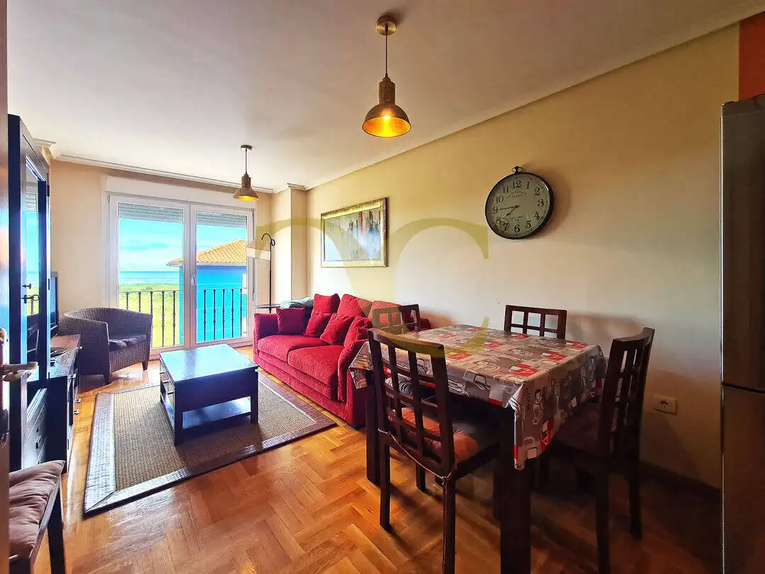 Sala de estar de Dúplex en venta en Soto del Barco con Calefacción y Amueblado