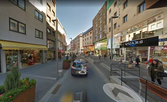 Local comercial en Alquiler en Pas de la Casa