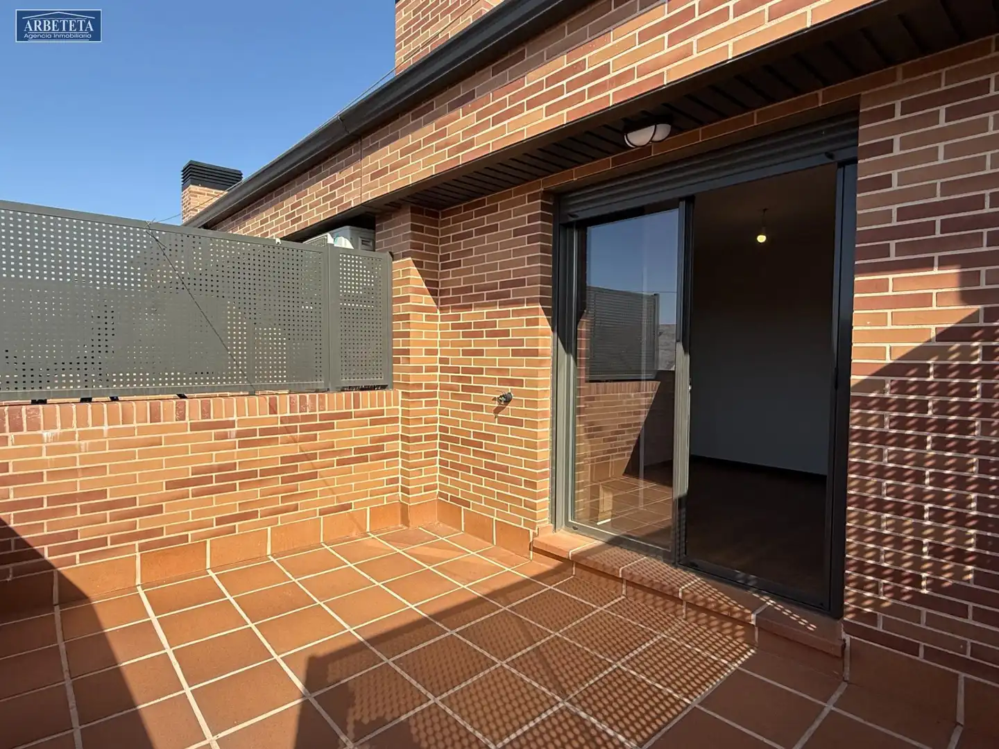 Casa adosada en venta en Urb. Belvalle