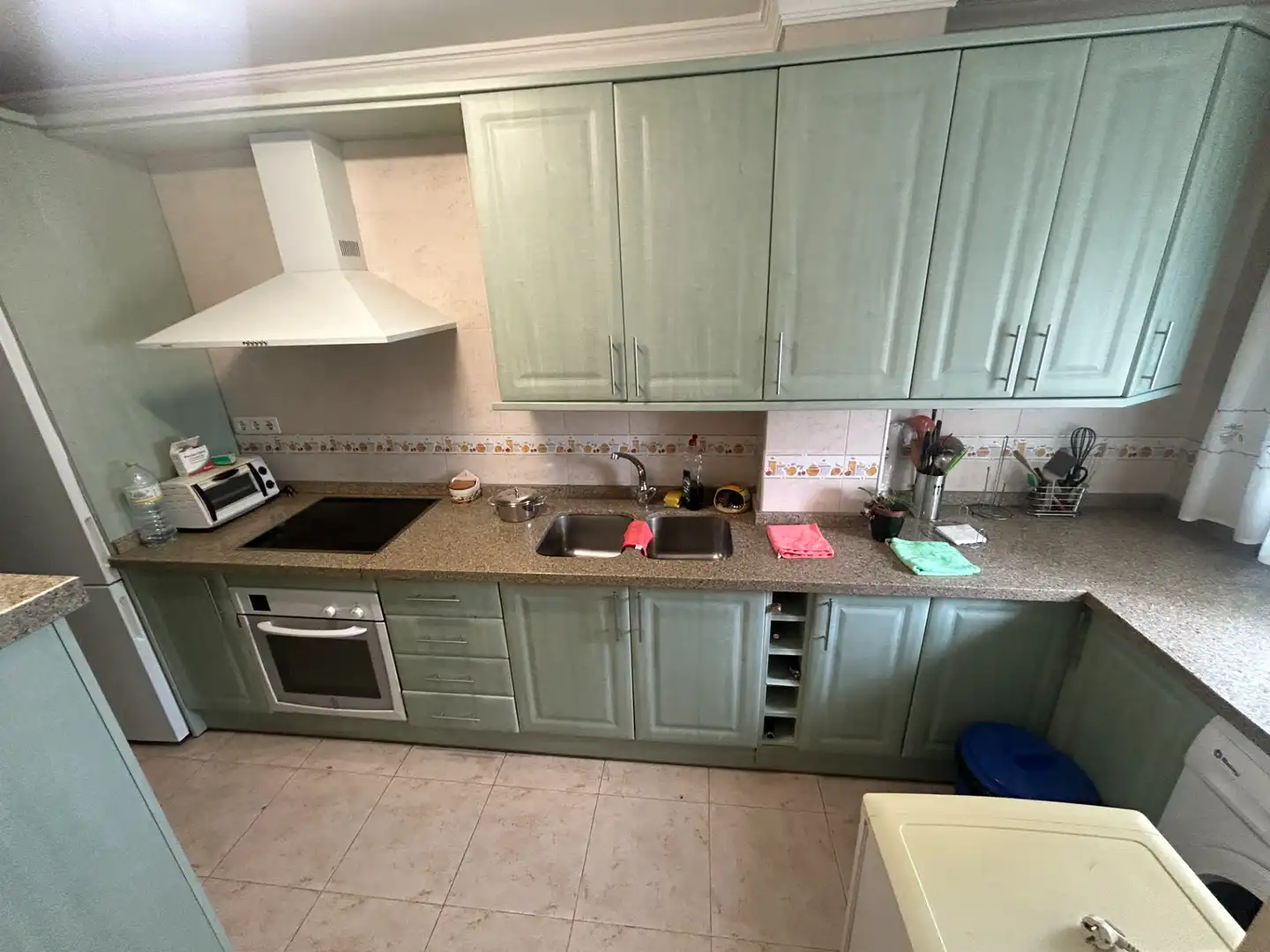 Kitchen of Flat for sale in Vélez-Málaga  with Air Conditioner, Terrace and Furnished