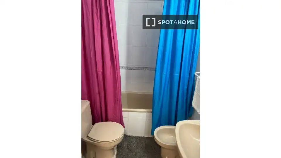 Room in Castell - Poble Vell