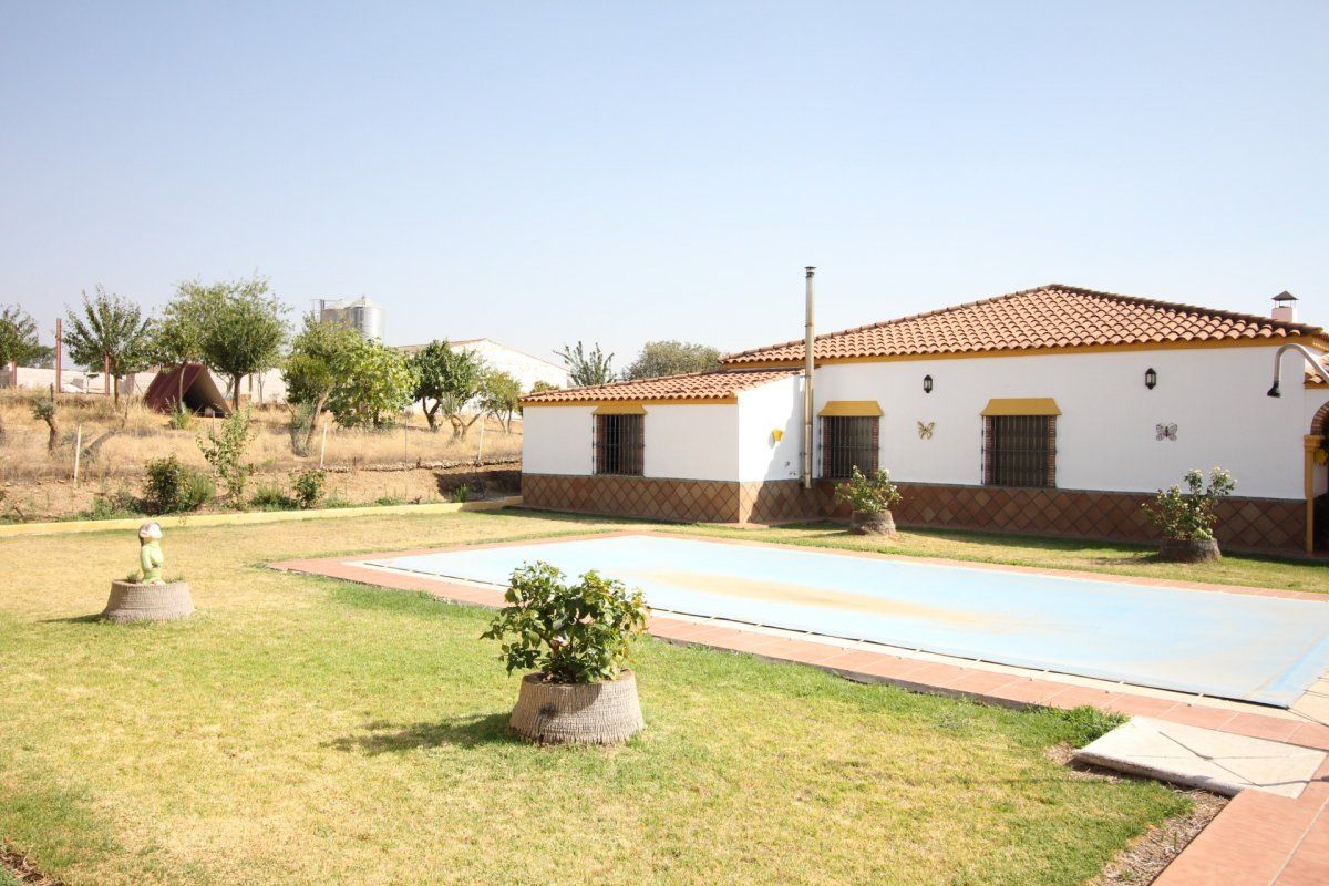 Jardí de Casa o xalet en venda en Fuente Obejuna amb Calefacció, Jardí privat i Terrassa