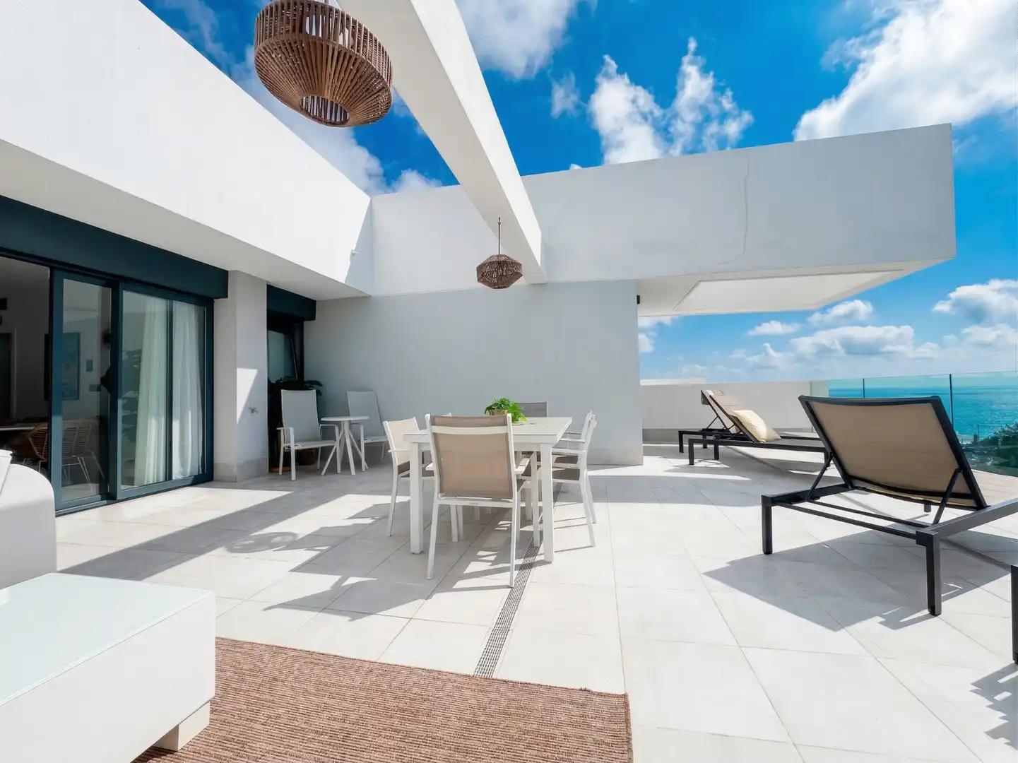 Terrasse von Dachboden zum Verkauf in Manilva mit Klimaanlage, Heizung und Terrasse
