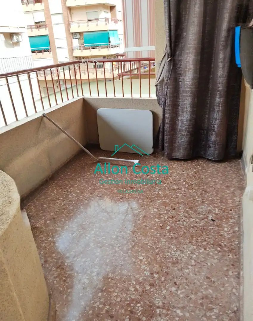 Vista exterior de Piso en venta en Villajoyosa / La Vila Joiosa con Terraza