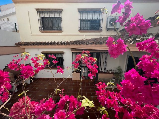 Jardí de Casa o xalet en venda en Algeciras amb Aire condicionat, Calefacció i Jardí privat