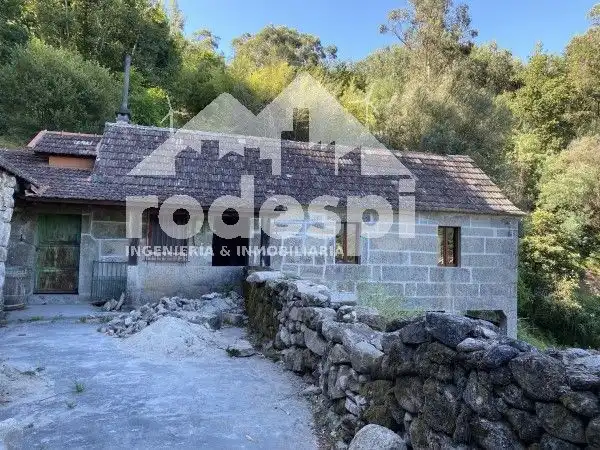 House for sale in Covelo