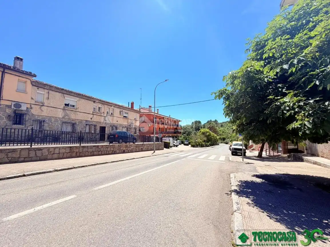 Vista exterior de Piso en venta en Mombeltrán