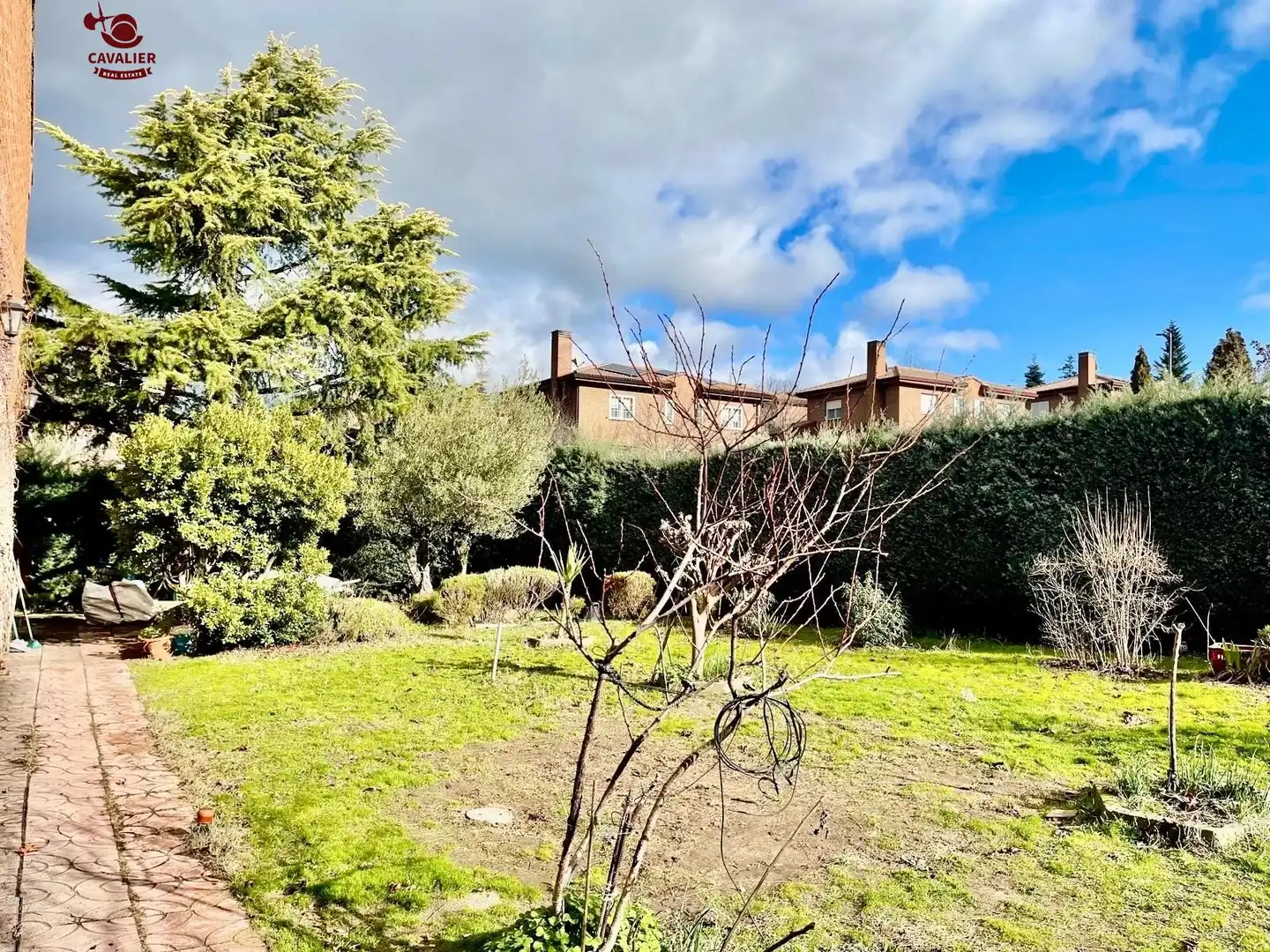 Casa adosada en venta en Los Molinos con Calefacción, Jardín privado y Terraza