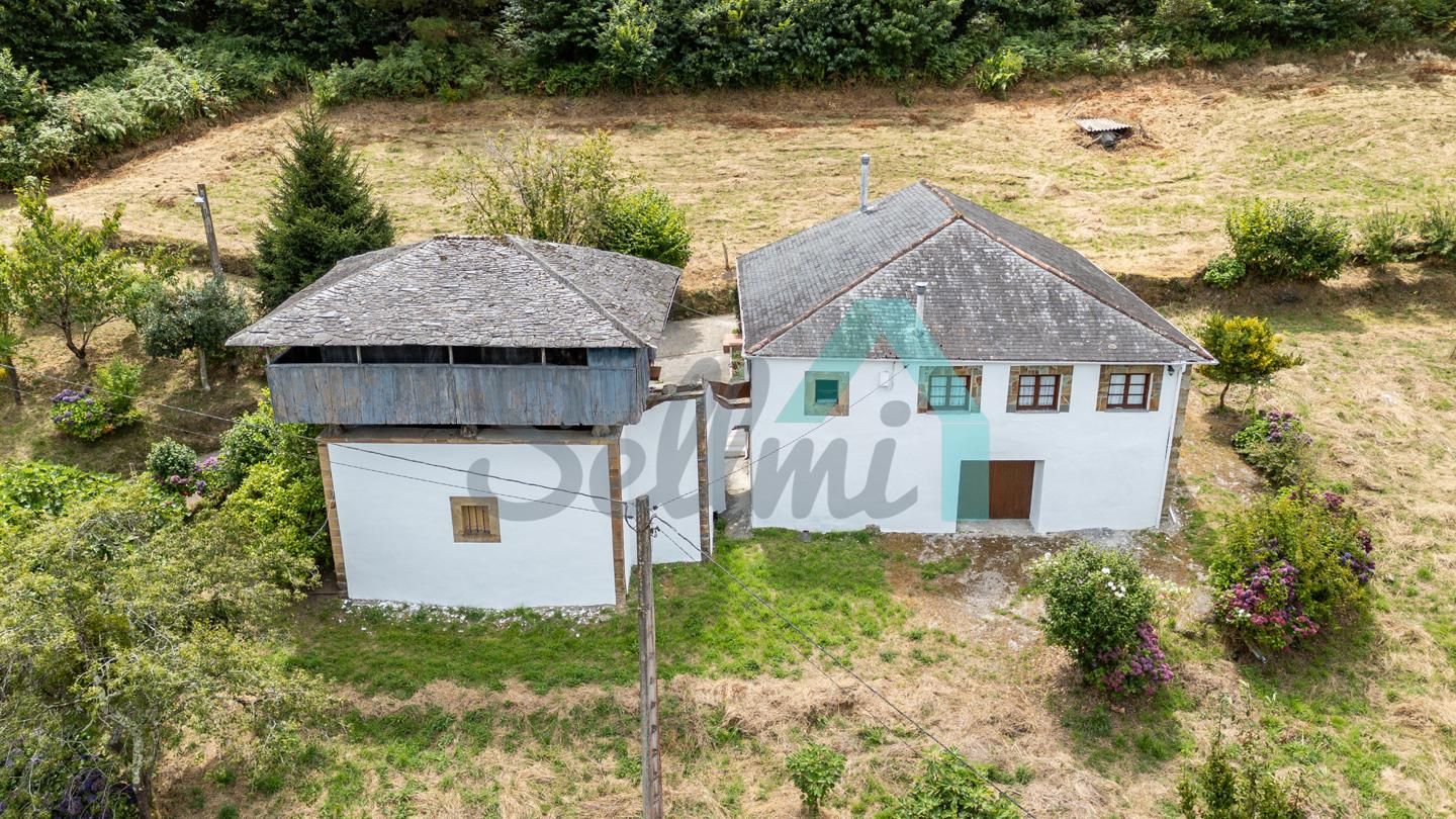 Casa o xalet en venda en Valdés - Luarca amb Calefacció, Jardí privat i Parquet