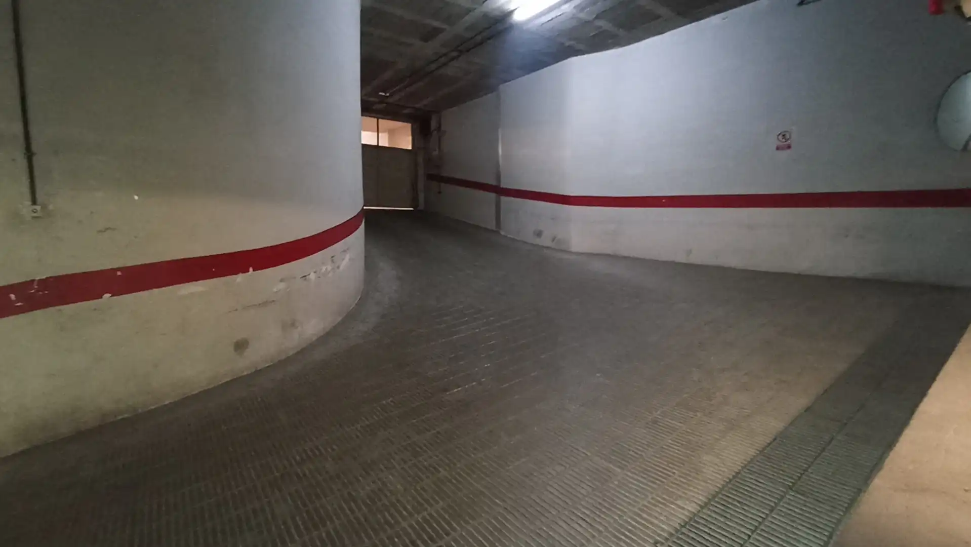 Parking de Garaje de alquiler en Lleida con Alarma