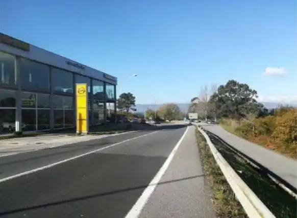 Außenansicht von Fabrikhallen zum Verkauf in Vilagarcía de Arousa