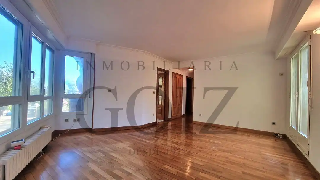 Sala de estar de Piso en venta en Donostia - San Sebastián  con Calefacción y Balcón