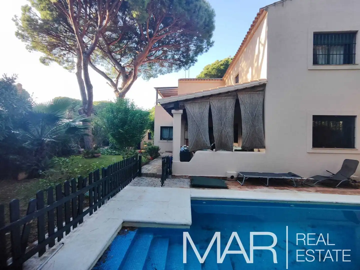 Chalet con piscina en venta en La Barrosa, imagen 6