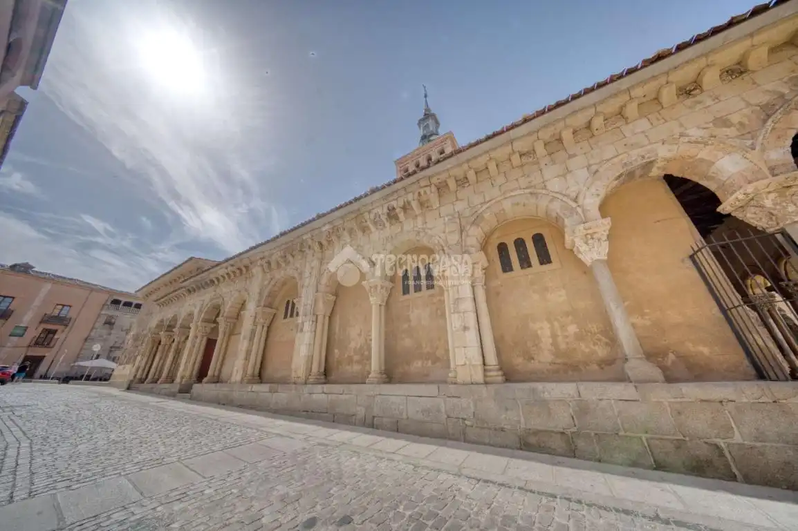 Vista exterior de Pis en venda en Segovia amb Calefacció