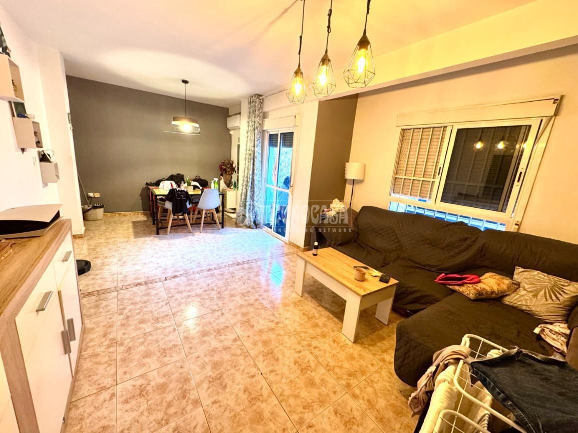 Sala d'estar de Pis en venda en  Córdoba Capital amb Aire condicionat, Calefacció i Terrassa