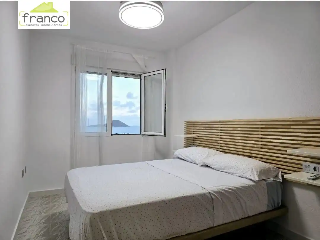 Habitación de Ático de alquiler en La Manga del Mar Menor con Aire acondicionado, Terraza y Amueblado