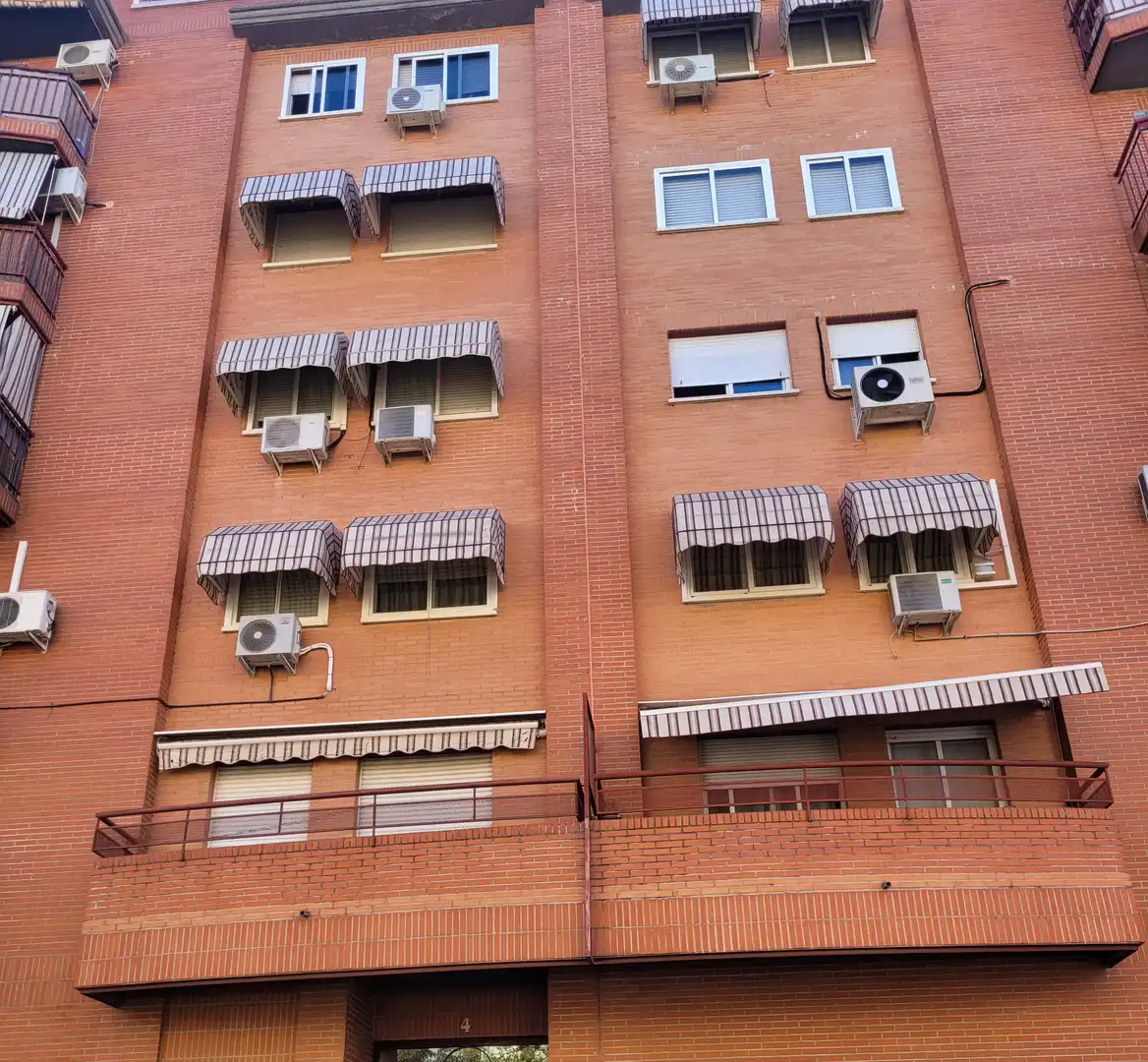 Exterior view of Flat for sale in Juan de la Cierva