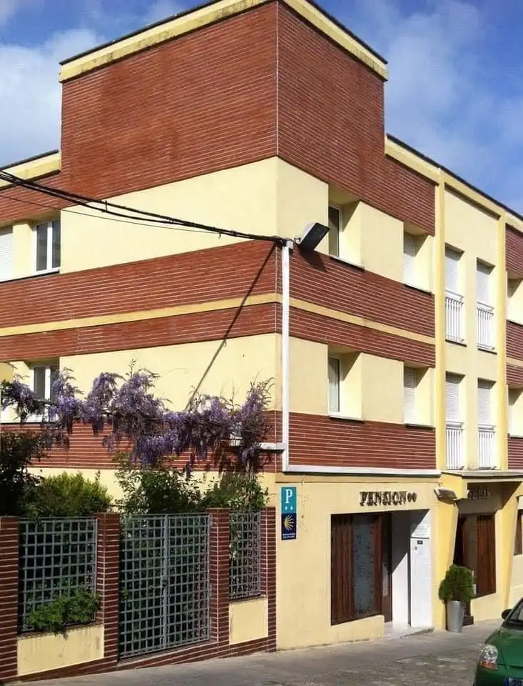 Vista exterior de Edificio en venta en Laredo