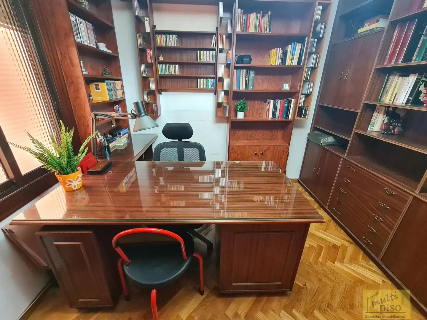 Wohnung zum Verkauf in Barcelona mit Klimaanlage, Parkett und Terrasse