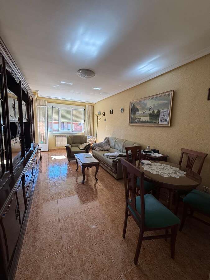 Wohnzimmer von Wohnung zum Verkauf in Cabrerizos mit Heizung, Terrasse und Möbliert