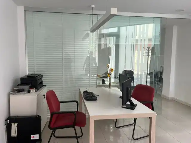 Oficina de lloguer en Mollerussa amb Aire condicionat, Calefacció i Moblat