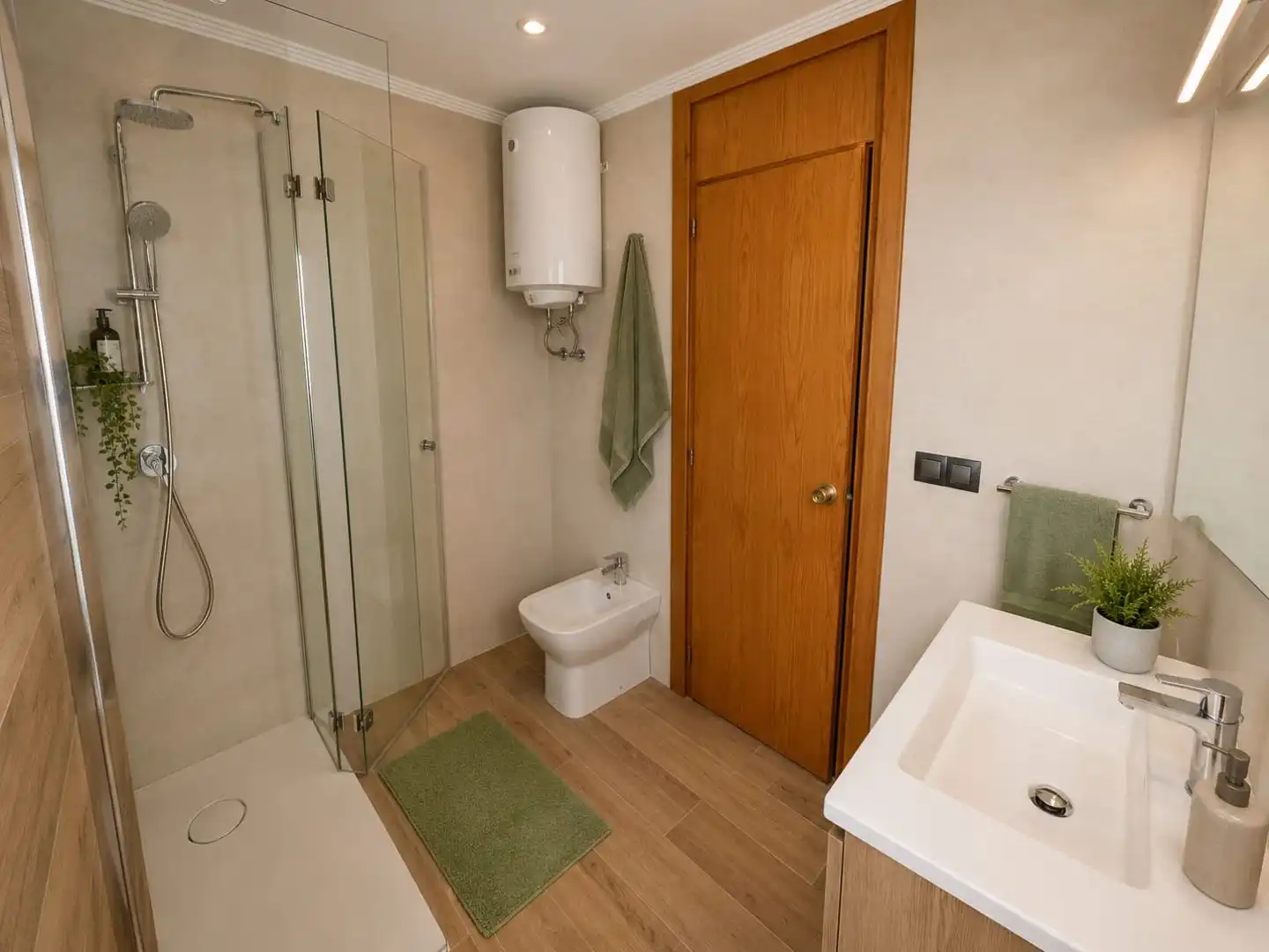 Bathroom of Flat for sale in Valdenoja