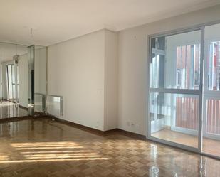 Living room of Flat to rent in Leganés  with Heating, Parquet flooring and Terrace