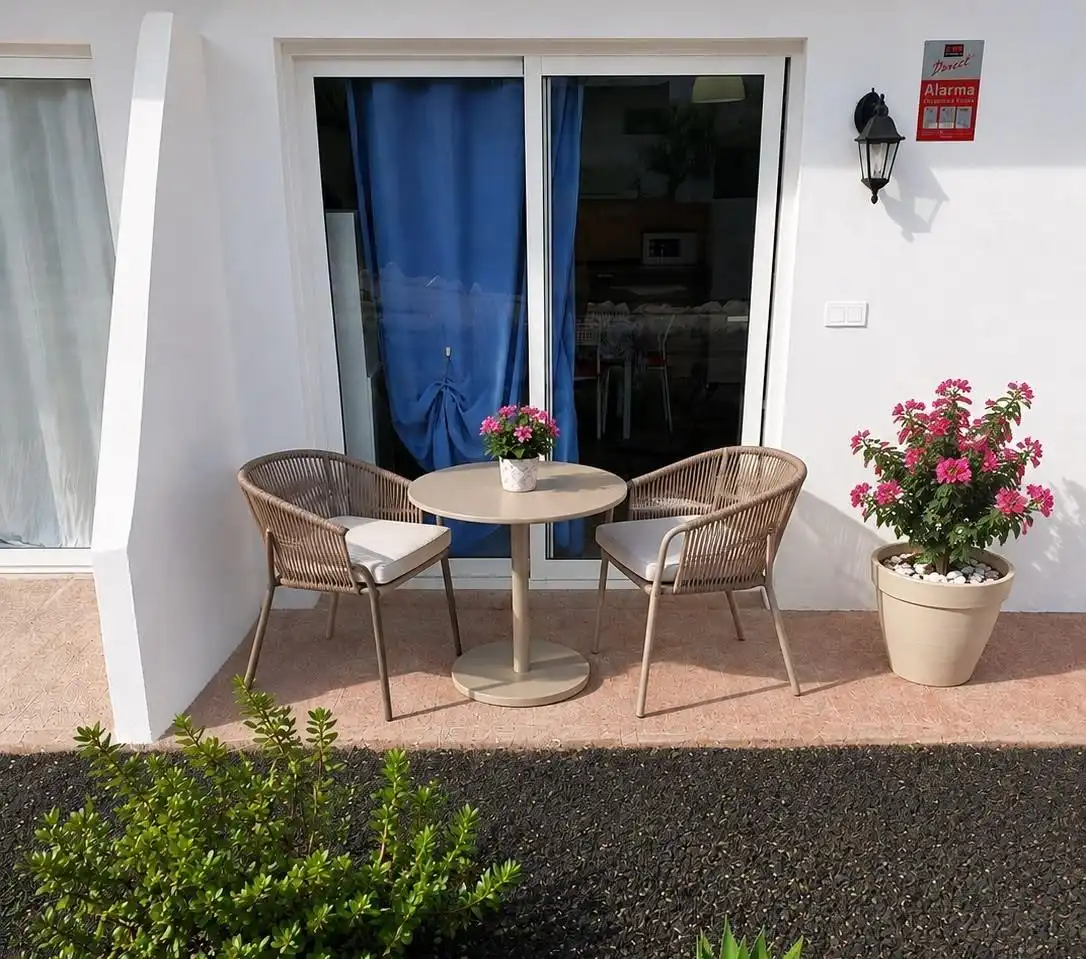 Terrasse von Wohnungen zum Verkauf in Antigua mit Privatgarten und Terrasse