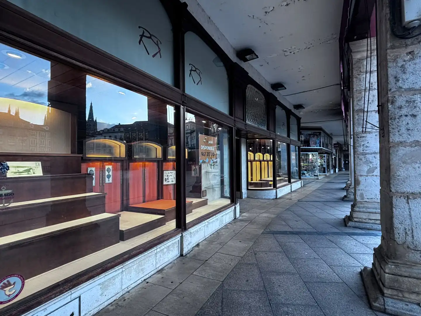 Exterior view of Commercial properties for rent in Burgos  with Air Conditioner, Heating and Furnished