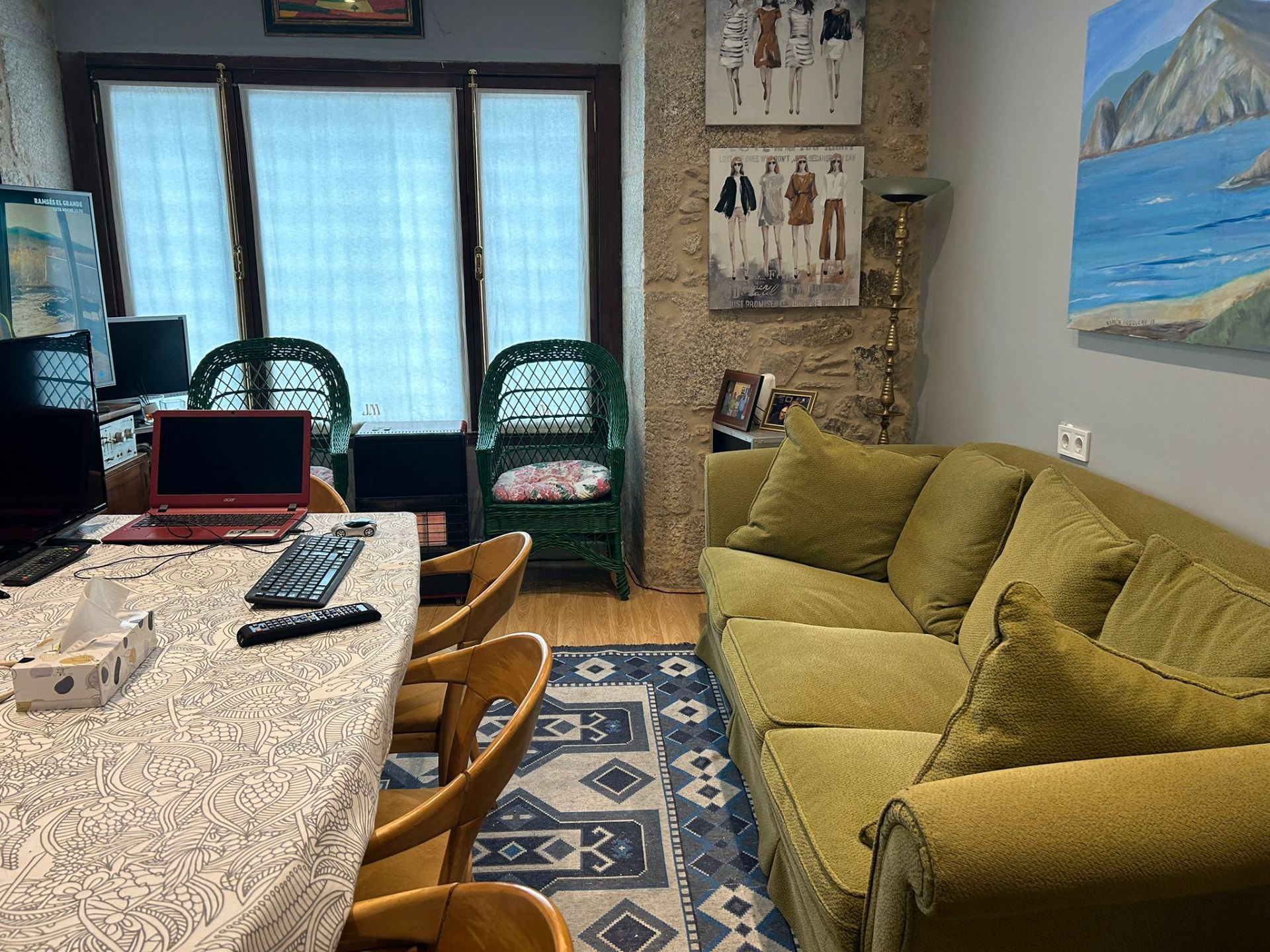 Living room of Flat for sale in Santiago de Compostela   with Furnished