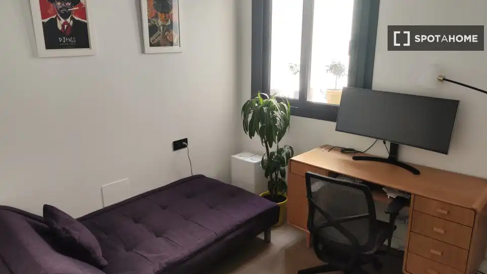 Habitación de Apartamento para compartir en Málaga con Aire acondicionado, Terraza y Amueblado