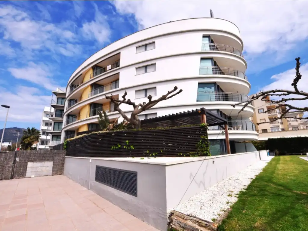Exterior view of Attic for sale in Roses  with Air Conditioner, Heating and Furnished